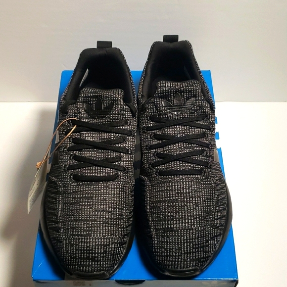 Adidas Swift Run 22 Boys Junior Sneakers size 7us Brand New. - Picture 1 of 5